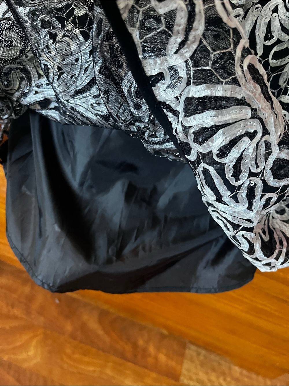 New Roz & Ali Black Bodice with White Lace Overlay Dress - Picture 5 of 16